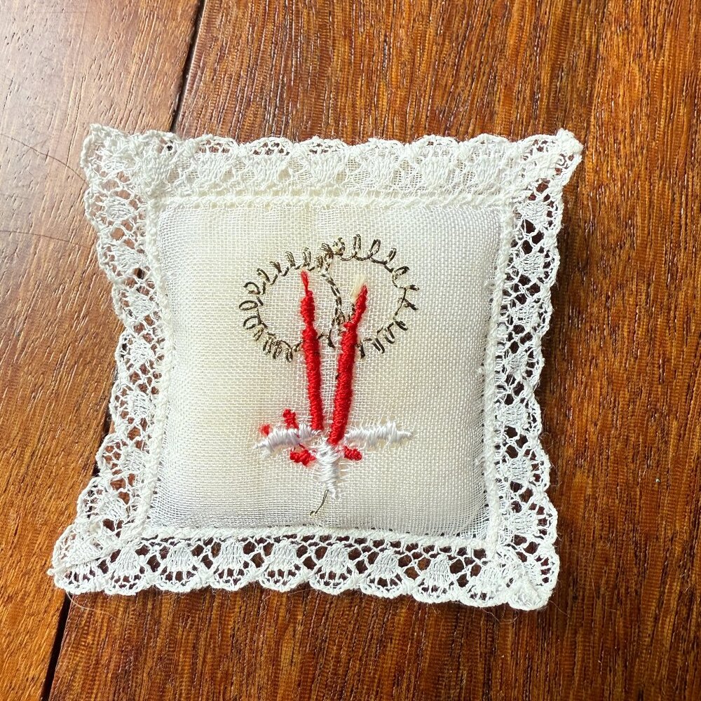 Vintage Handmade Treasure Masters Mini Pillow w/ Embroidered Christmas Candles